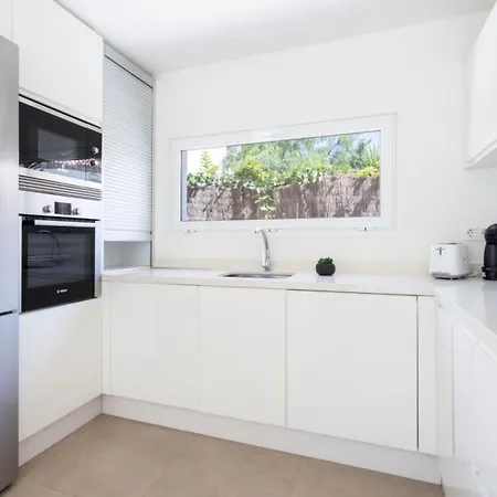 Villa Global Blanca Playa Paraiso 23502