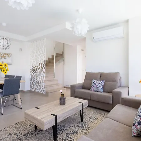 Villa Global Blanca Playa Paraiso 23502